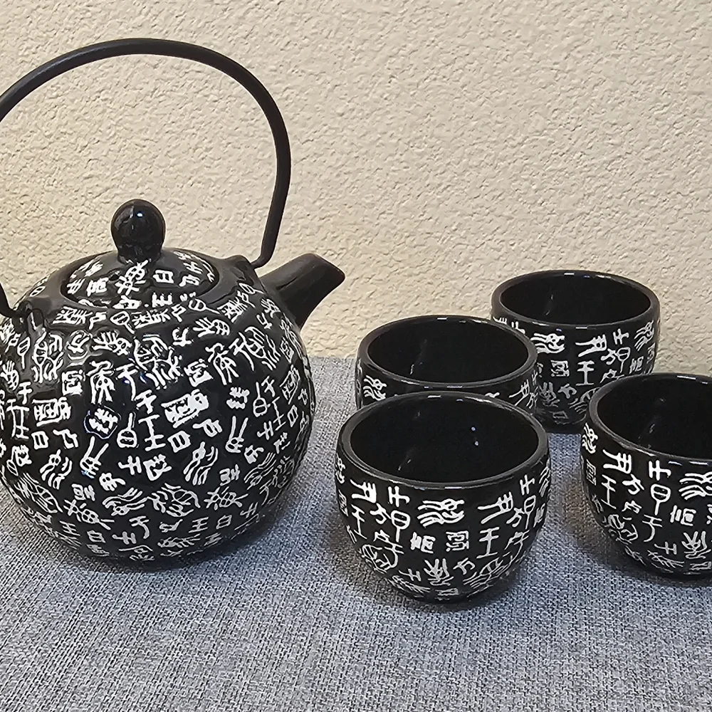 Black and White Asian-Inspired Ceramic Sake Set